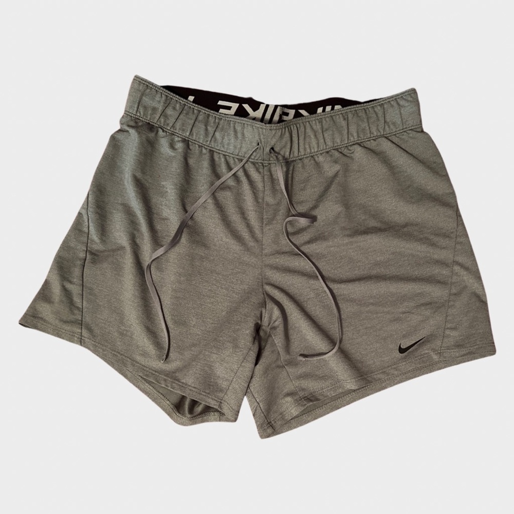 Nike athletic shorts 🩳
